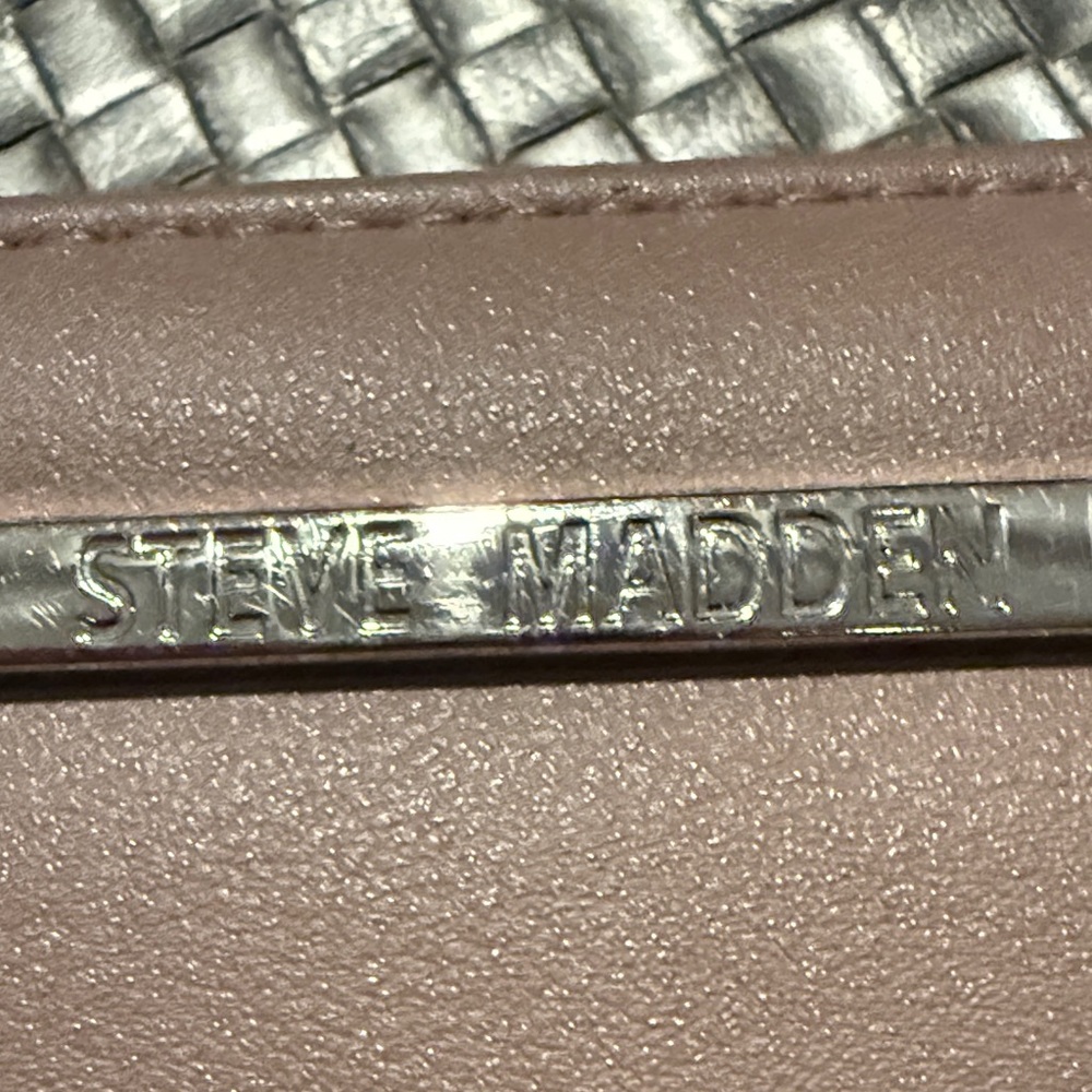 Steve Madden Blush Pink Wallet - Picture 2 of 5